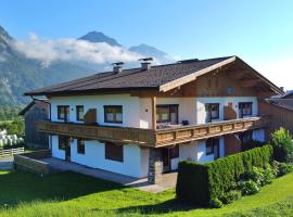 Bucherwirt Appartements، فندق في Buch bei Jenbach