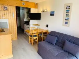 Studio ski aux pieds pour 3 pers, balcon sud - FR-1-411-458