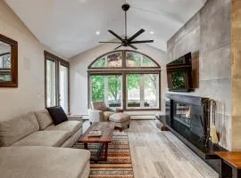 Fully Renovated 2 Bedroom in Arrowhead Village! condo