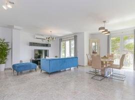 Presidential suite Villamartin Plaza First line Golf Quiet and confortable, אתר נופש באליקנטה