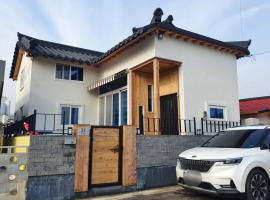 Donghae Hanok Stay, holiday rental in Donghae