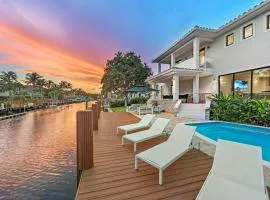 Waterfront Villa in Hollywood! Heated Pool and Game room