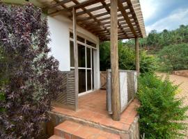 Rafiki Safari Lodge Bwindi, hotel in Kanungu