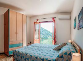 Turri House--- WiFi -Garden-Parking -Balcony, iseteenindusega majutus sihtkohas Recco