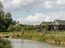 Lake View Lodges, cheap hotel in Long Melford