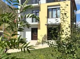 Orophile guest house