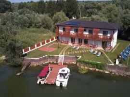 Eden Uzlina, ξενοδοχείο σε Uzlina