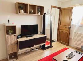 Appartement Ensoleillé à 15 minutes de Paris, holiday rental in Vitry-sur-Seine