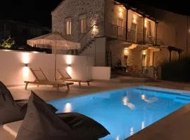 Mangata W suites homes private pools