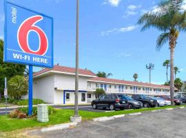 Motel 6-Costa Mesa, CA, hotel v destinaci Costa Mesa