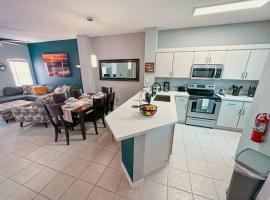 Ultimate Vacation Villa Near Disney Townhouse, Hotel in Kissimmee
