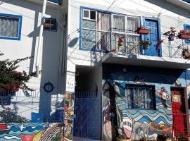 Hostal Destino Bellavista, hotel cerca de Casa Museo La Sebastiana de Pablo Neruda, Valparaíso