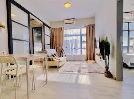 合一民宿 Unity Homestay at Jesselton Quay NEW Seaview Netflix 2-6pax