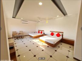 Hotel Shiv Shakti, Kiratnagar, Madhya Pradesh, homestay in Naiāpura