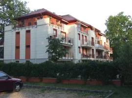 Villa Palazzo Apartments