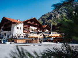Hotel Mittagskogel Pitztal、ザンクト・レオンハルト・イム・ピッツタールのホテル