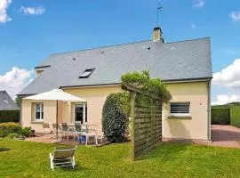 Beautiful Home In Créances With Wifi