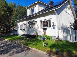 Half a house w/your own door, 60m2, hotel in Tornio