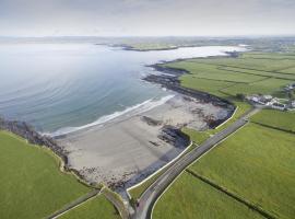 Matthews Traditional Holiday Cottage by Trident Holiday Homes, hotel v destinaci Doonbeg