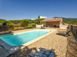 Stunning Home In La Roque-alric With Kitchen, hotel din La Roque-Alric