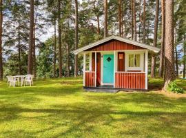 Cozy Home In Ljungby With Kitchen, kotedžas mieste Jungbis