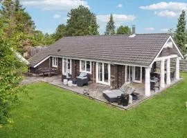 Gorgeous Home In Væggerløse With Sauna