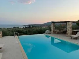 Onirozo Koroni Private Villa
