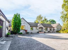 Stunning 7 Bedroom Bungalow Alford Aberdeenshire, hotel in Alford