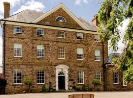 Peterstone Court Country House Restaurant & Spa, hotel in Brecon