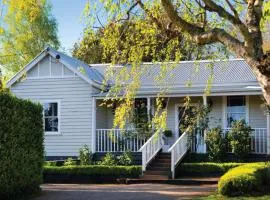 Little Wombat Daylesford with Spa Bath and EV Station