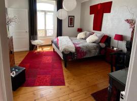 Les Lamartine-chambres d'hôtes, hotel in Le Mans