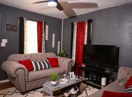 Couple Getaway 5 mins from Downtown, alquiler vacacional en Knoxville