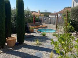 Studio entre Aix en Provence et Marseille et parking，塞普特梅斯·萊瓦隆運動廣場附近的飯店