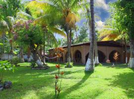 VILLA LAS FLORES, cottage in La Libertad