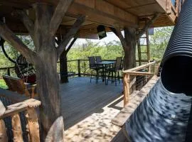 "Air Fort One" Aviation-Themed Luxury Treehouse Near Dollywood & Pigeon Forge