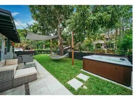 Mango Lovers Zen Beach Retreat w Hot Tub