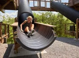 "Tarzan & Jane" Jungle-Themed Double Luxury Family Treehouse for 12 Near Dollywood & Pigeon Forge