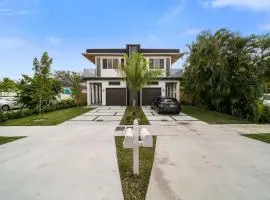 Luxury Home w 2 Pools near Beach