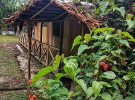 YAKU lodge & camping, cabaña o casa de campo en Padre Cocha