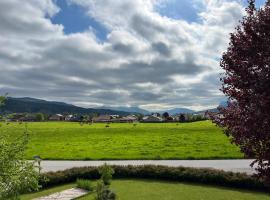 Ferienwohnung zum Entspannen, hotel in Thalgau