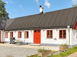 4 person holiday home in SKURUP, hótel í Skurup