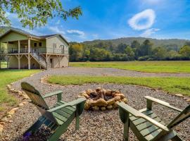 Peaceful Purlear Vacation Rental with Creek Access!, hotel di Stony Fork