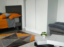Práctico aparta estudio Envigado 301, hotel din Envigado