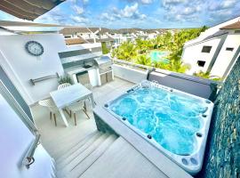 NEW Luxury Penthouse with Jacuzzi, BBQ and 4 Free private beach passes!，拉古纳的飯店