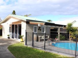 The Pool House Bed & Breakfast - Napier、ネイピアのホテル