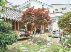 Inner-Stay, villa in Tongyeong