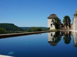 Maison d'amis, hôtel avec piscine à Beynac-et-Cazenac