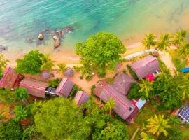 Floraly Komba Hotel - Nosy Komba、Nosy Kombaにあるファシエン空港 - NOSの周辺ホテル