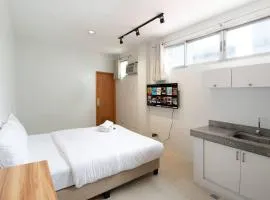 JP Santiago Studio Makati J301