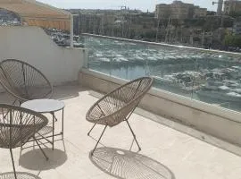 Amazing sea view penthouse near Valletta